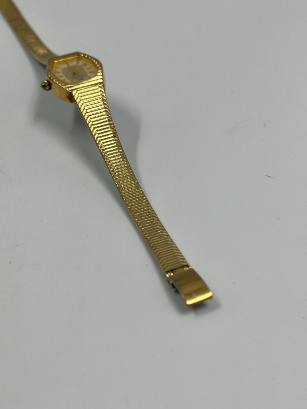 Vintage Adolfo Watch Women Gold Tone Oval 17MM Dial Slim Band New Battery - Picture 10 of 13